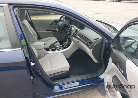 2017 Honda Accord Ex z USA, uszkodzony, nr VIN 1HGCR2F75HA253163